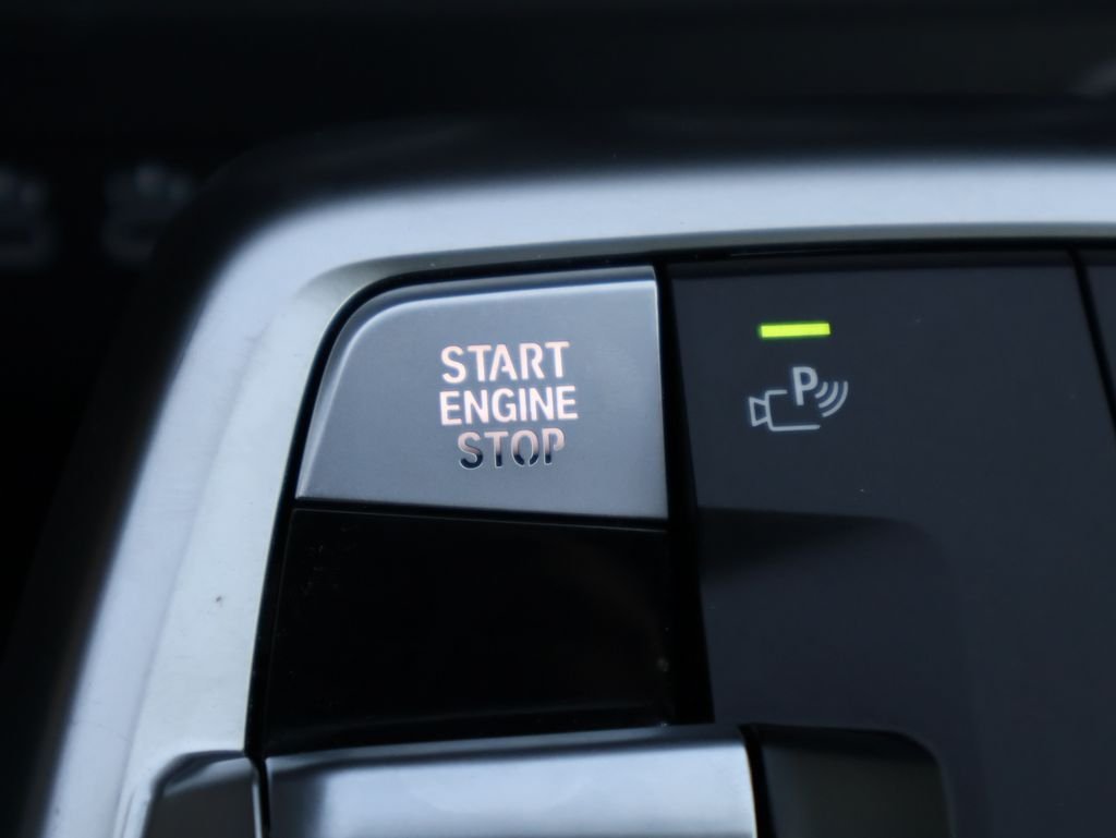 Used 2026 Alpine White BMW M35i image 28