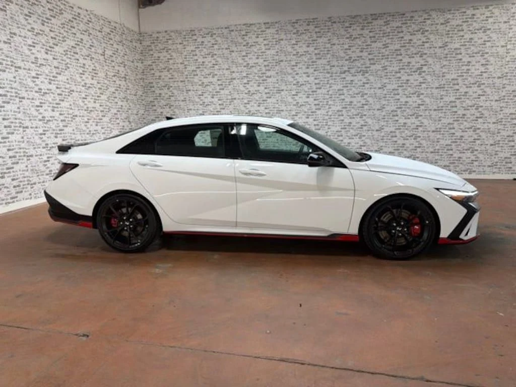 New 2026 Atlas White Hyundai Base image 13