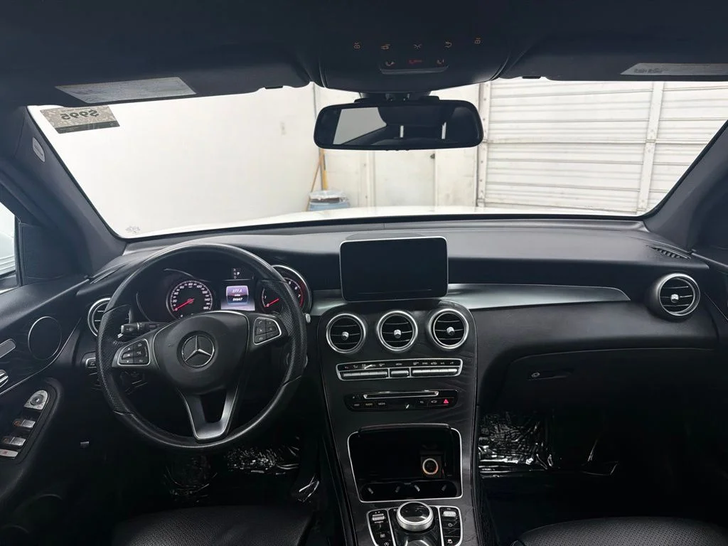 Used 2018 White Mercedes-Benz GLC 300 image 27