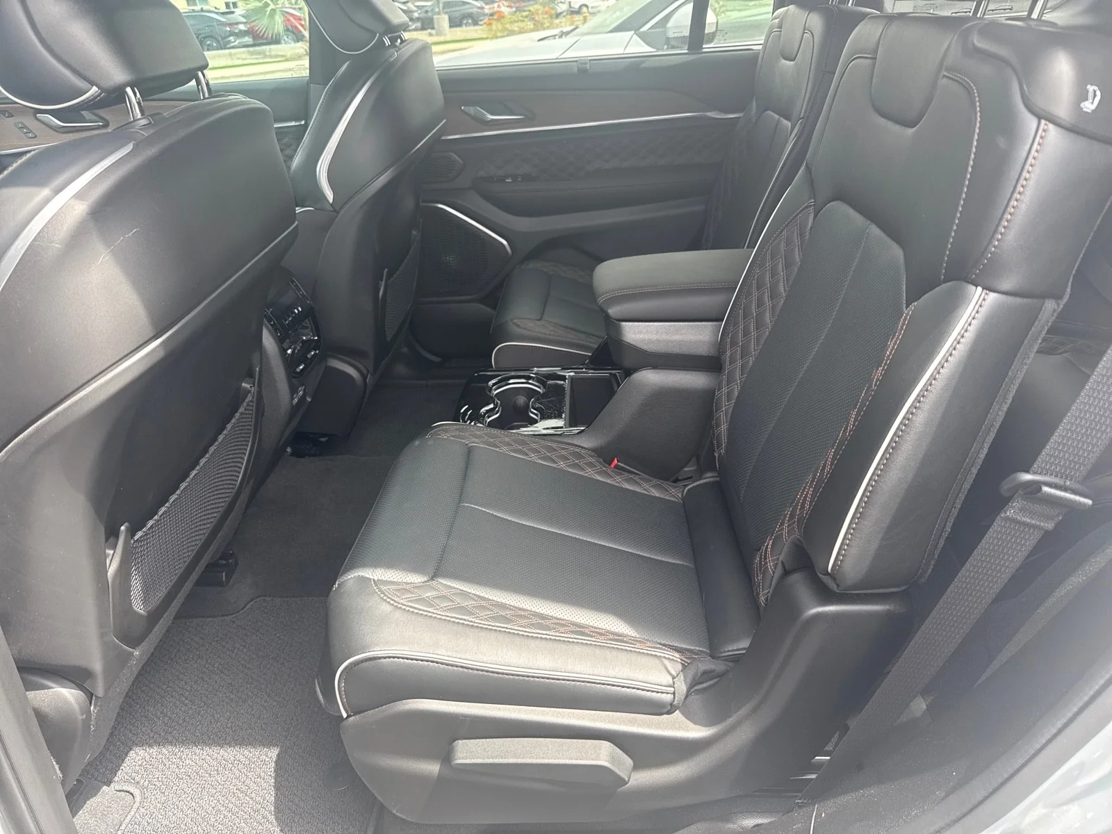 Used 2025 Silver Zynith Jeep Summit image 17