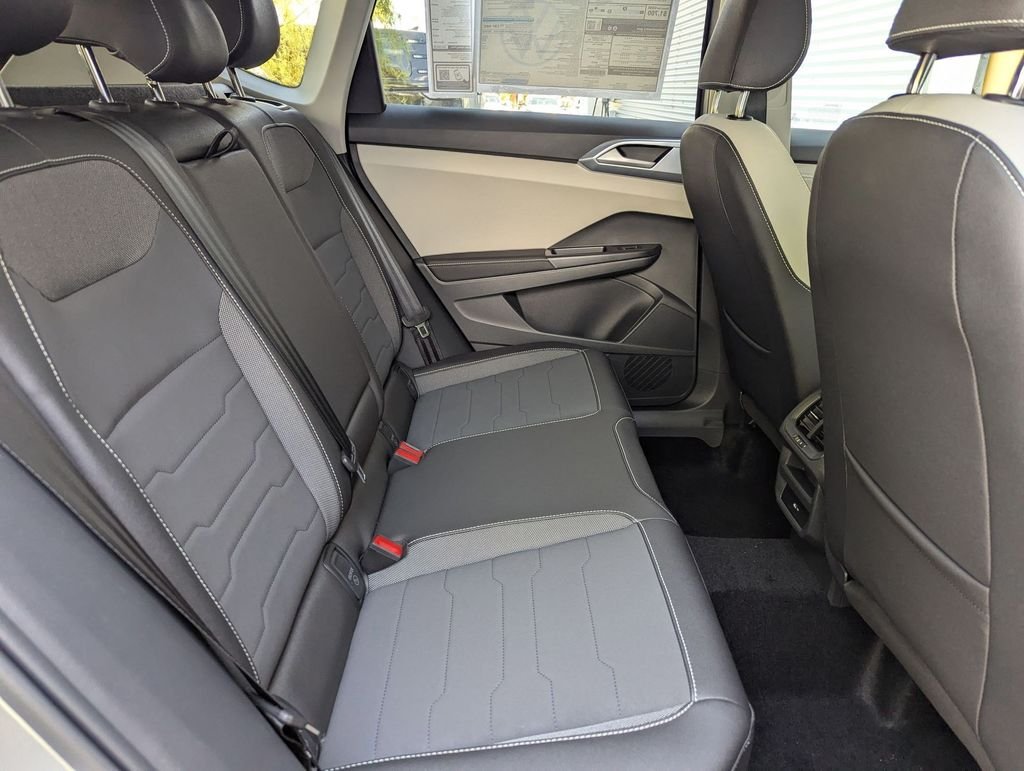 2025 Volkswagen Taos SE - Photo 19