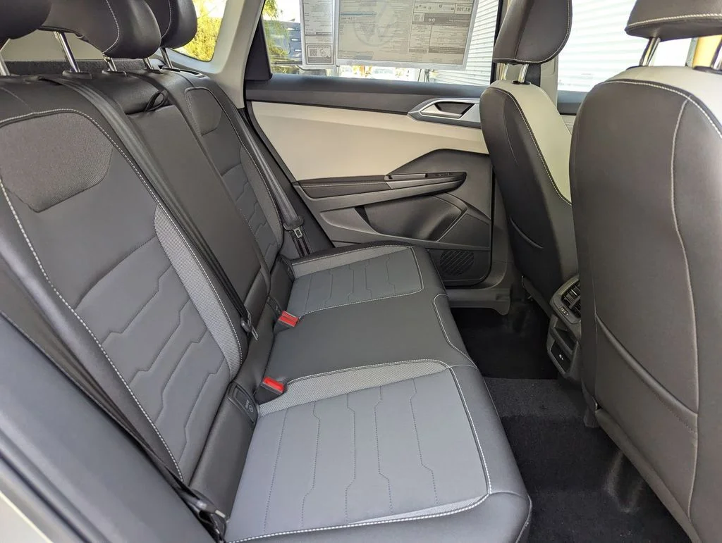 2025 Volkswagen Taos SE - Photo 19