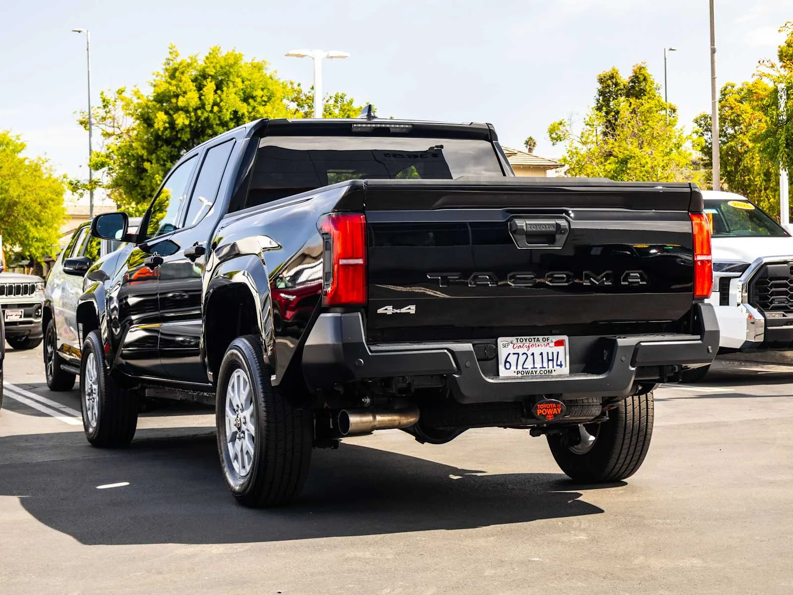 2025 Toyota Tacoma SR - Photo 7