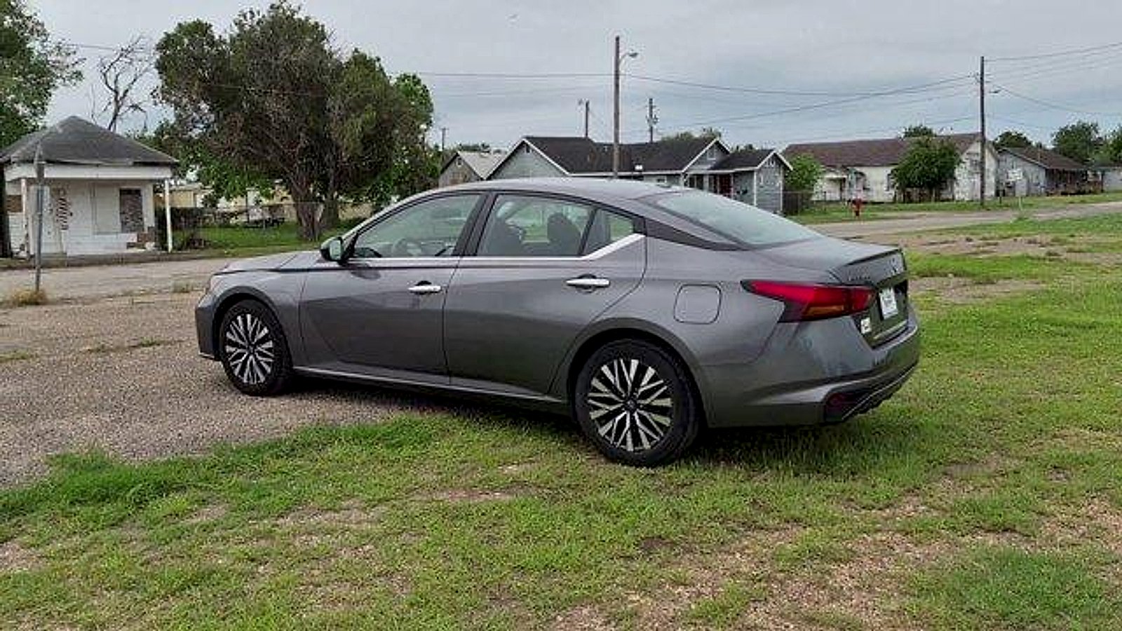 2024 Nissan Altima SV - Photo 6
