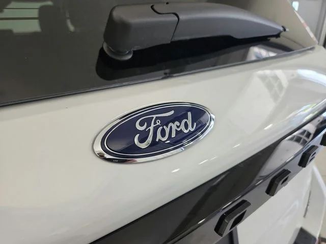 New 2026 Star White Metallic Tri-Coat Ford Platinum™ image 65