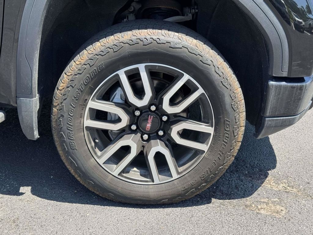 Used 2022 Black GMC AT4 image 28