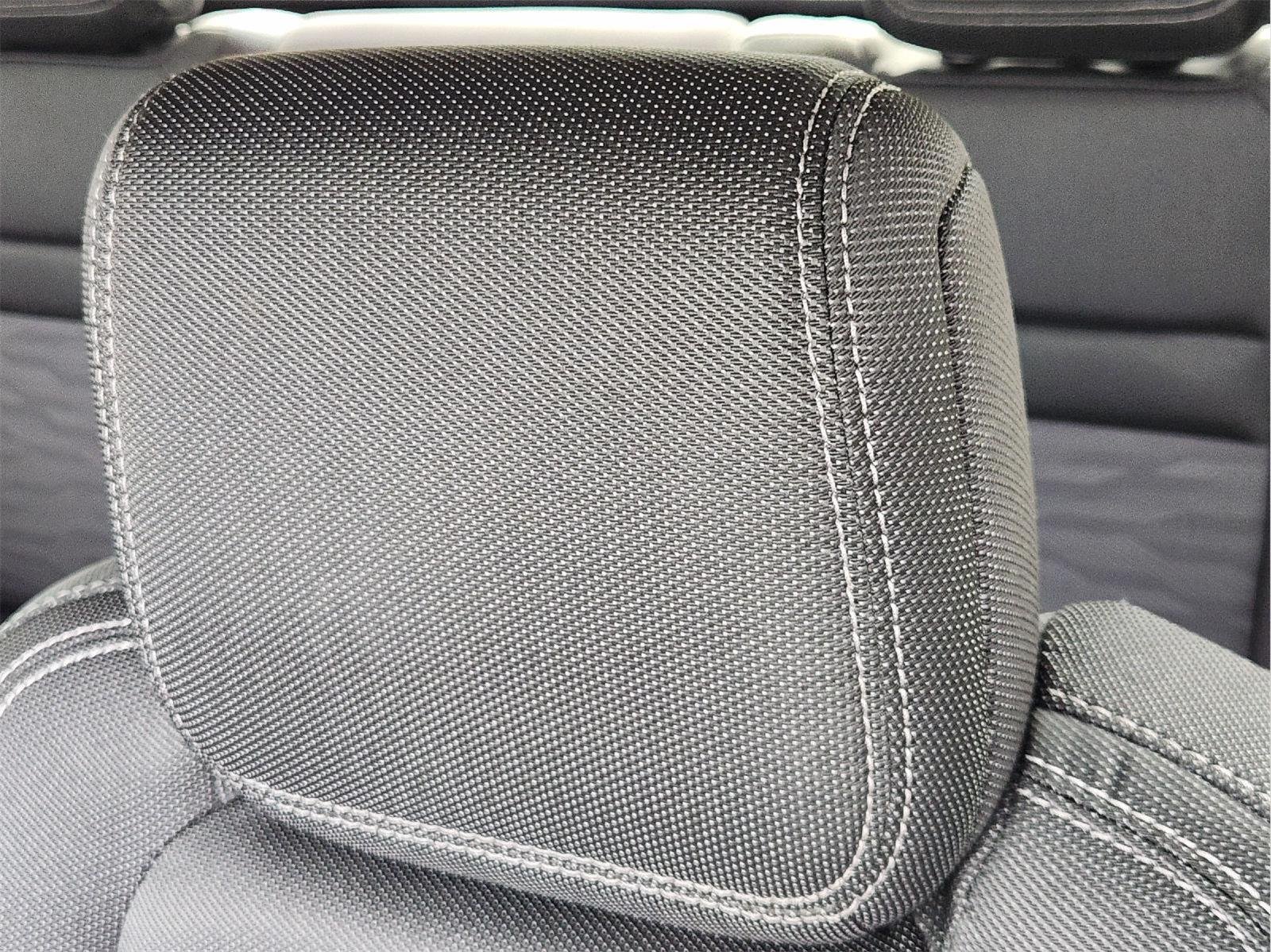 2024 Nissan Frontier photo 15 of 33