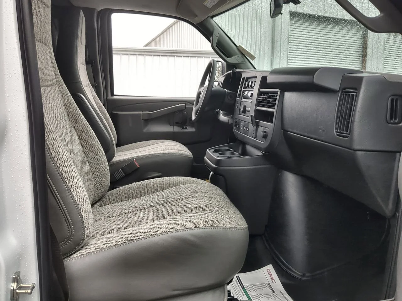New 2025 Summit White GMC Work Van image 24