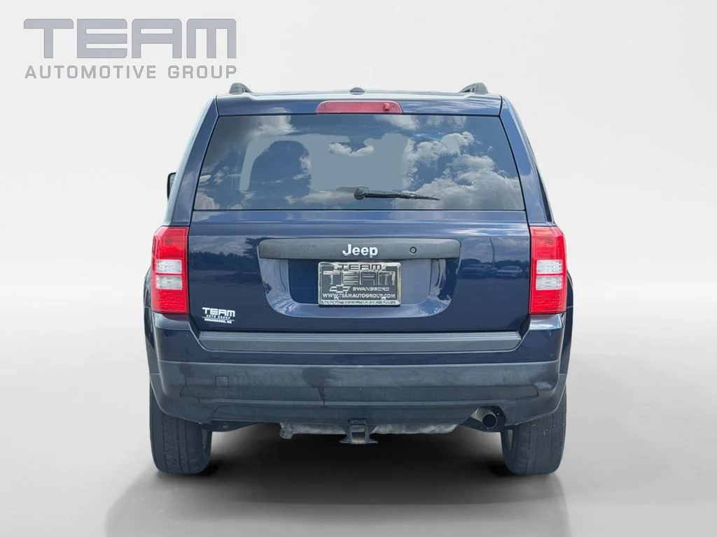 Used 2016 Blue Jeep Sport image 6