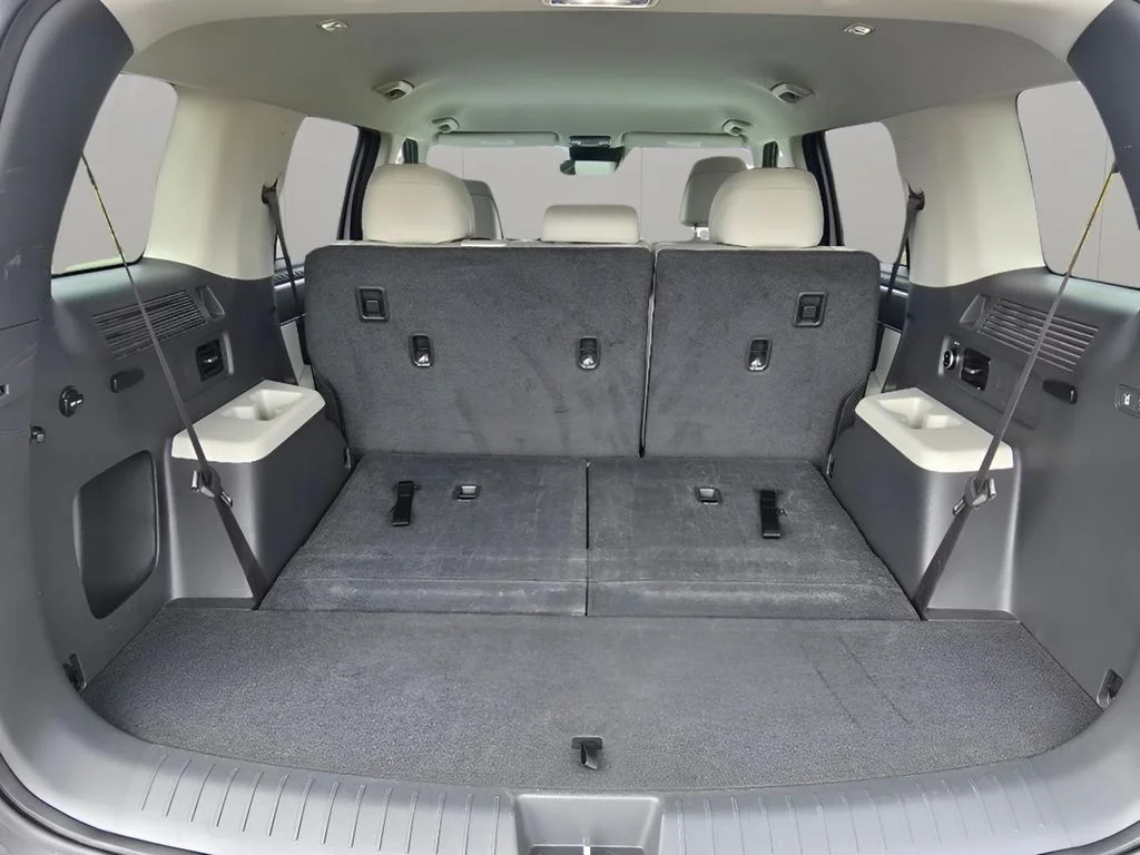Used 2025 Shimmering Silver Hyundai SEL image 11