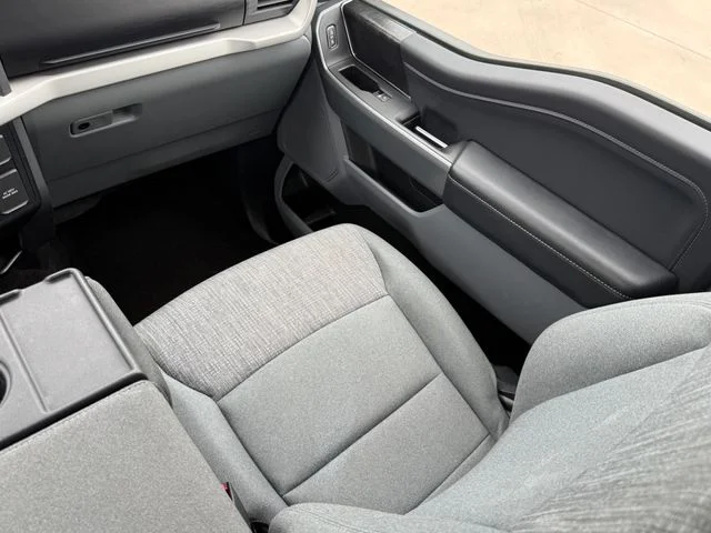 Used 2022 White Ford XLT image 24