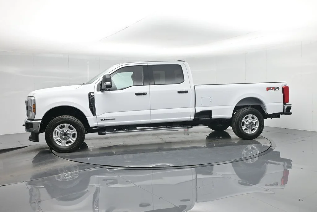 New 2026 Oxford White Ford XLT image 33