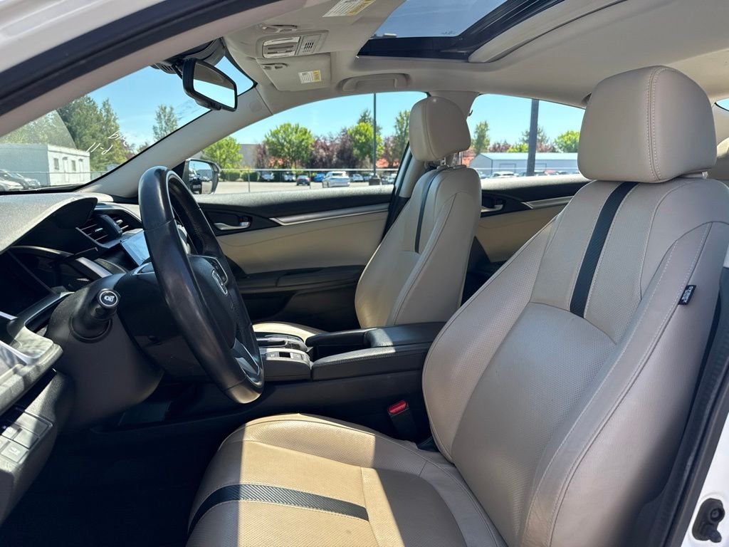 Used 2016 White Orchid Pearl Honda Touring image 9