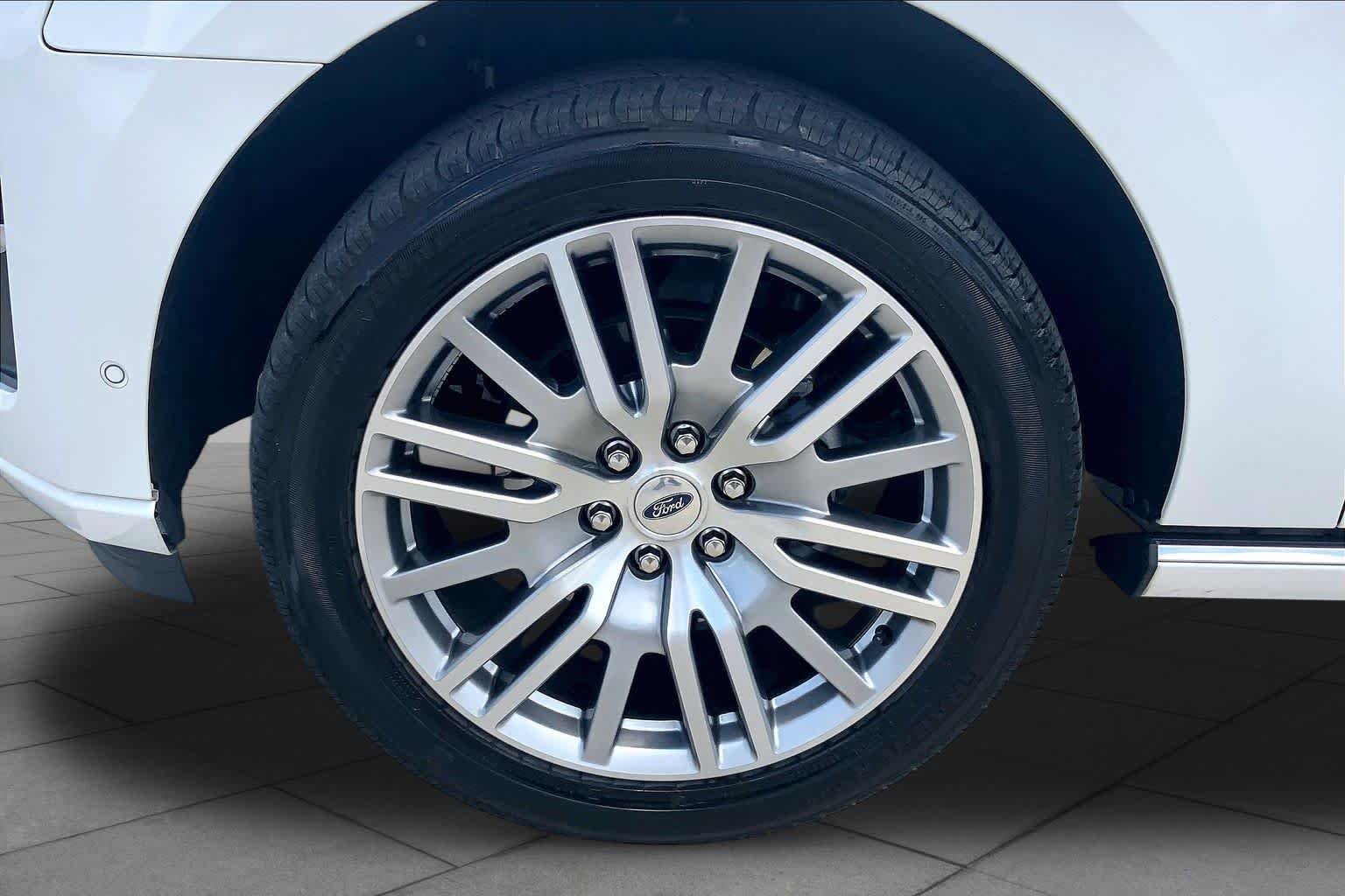 Used 2024 Star White Metallic Tri-Coat Ford Platinum image 11