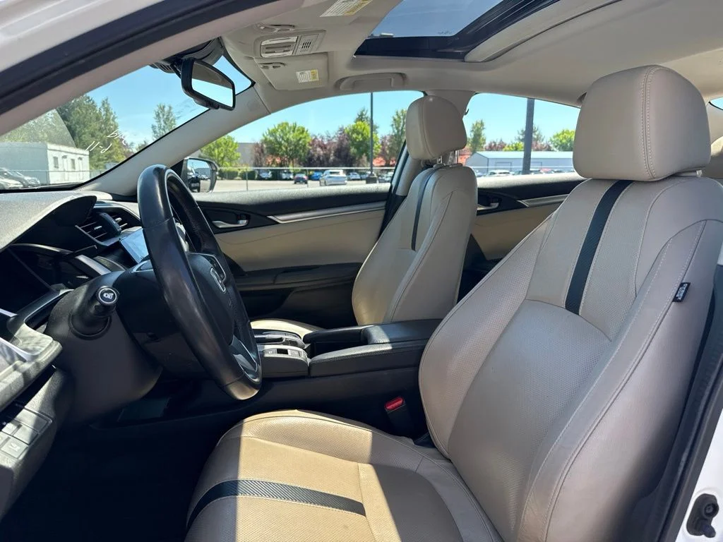 Used 2016 White Orchid Pearl Honda Touring image 9