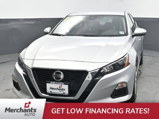 Used 2022 Silver Nissan 2.5 S image 2