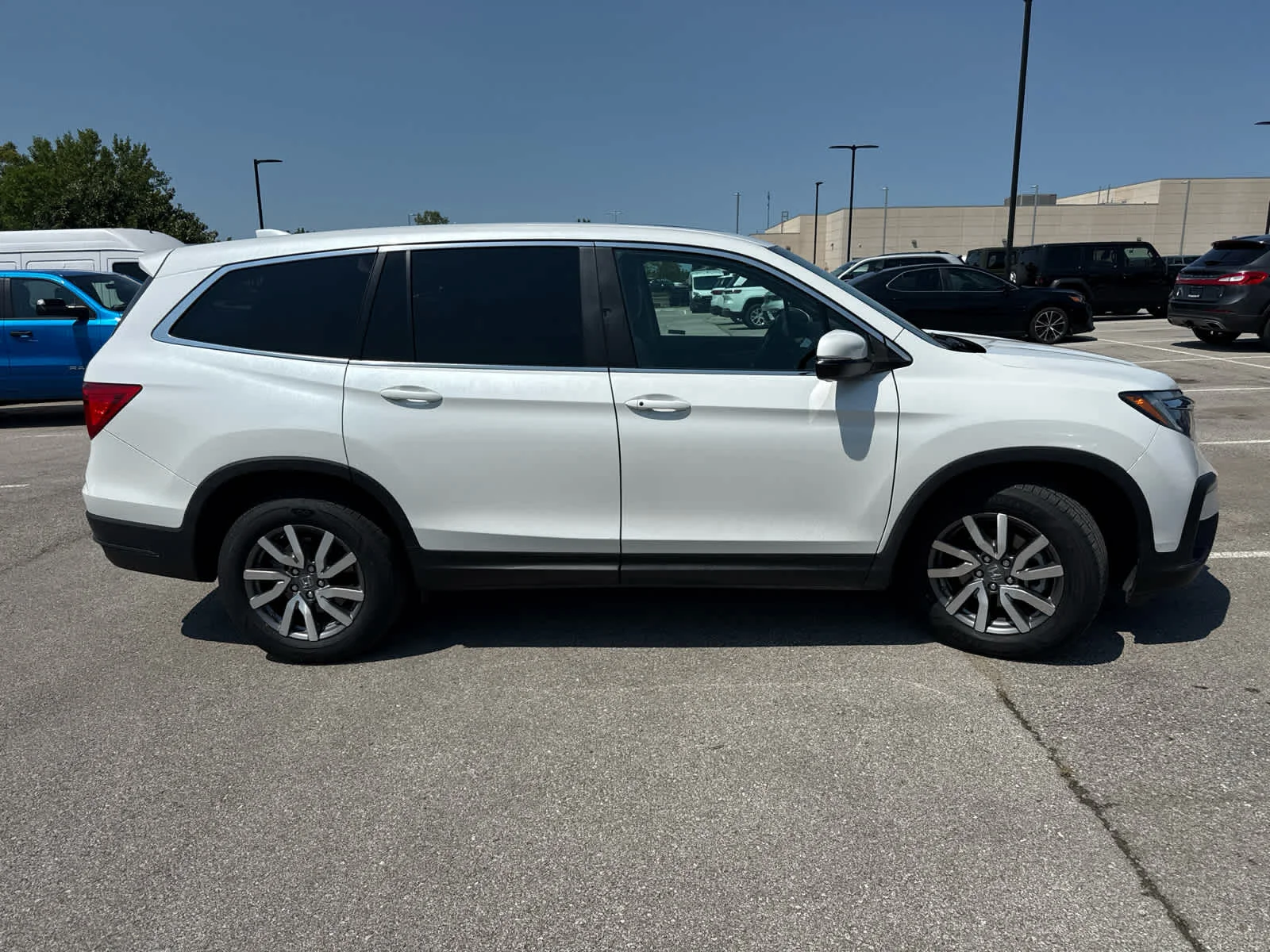 Used 2020 Platinum White Pearl Honda EX-L w/Navi & RES image 4