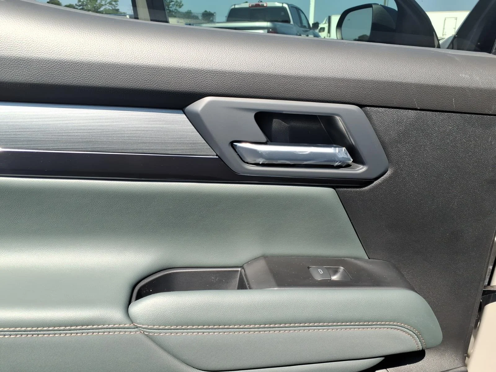 2027 GMC Terrain AT4 - Photo 6
