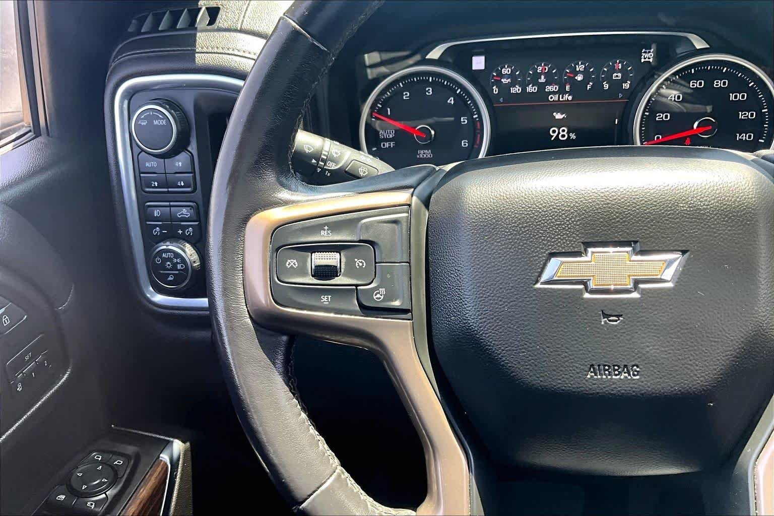Used 2022 Iridescent Pearl Tricoat Chevrolet High Country image 24