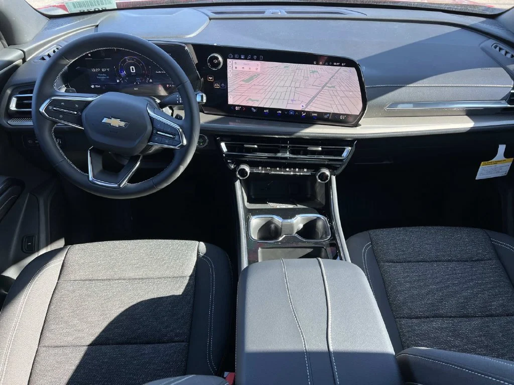 2027 Chevrolet Traverse LT - Photo 11
