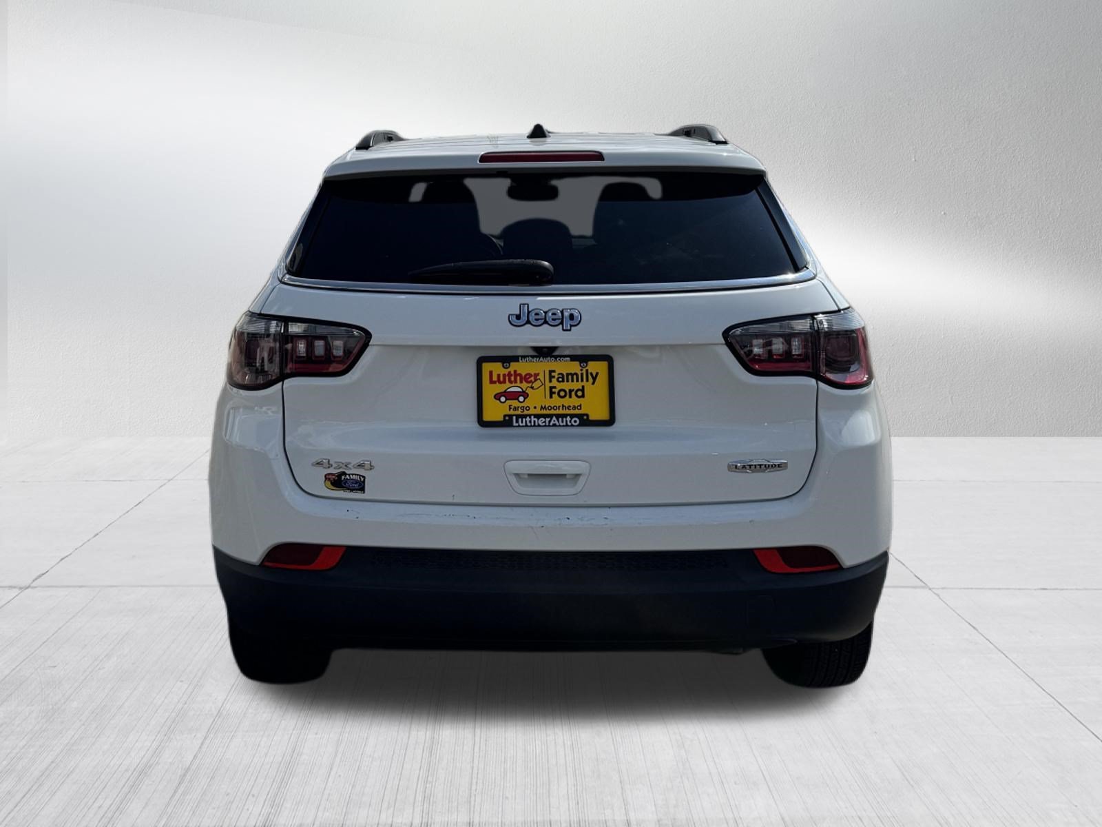 Certified Used 2024 Bright White Clearcoat Jeep Latitude image 6