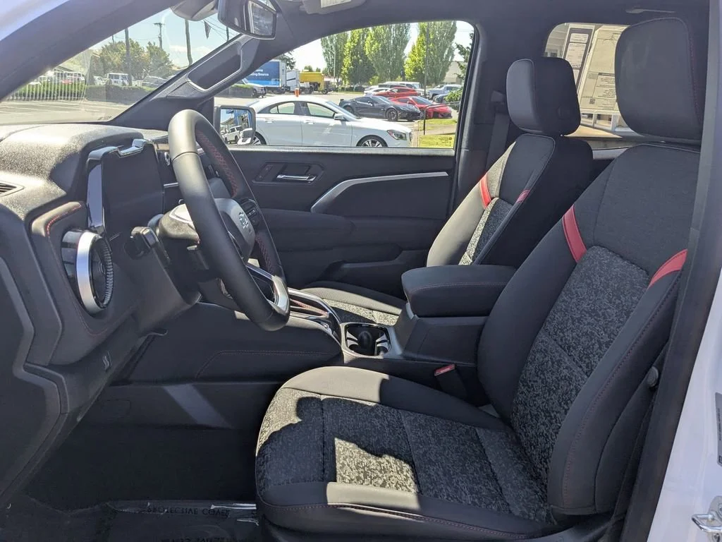 2025 Chevrolet Colorado Z71 - Photo 20