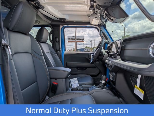New 2026 Hydro Blue Pearl-Coat Exterior Paint Jeep Sahara image 28