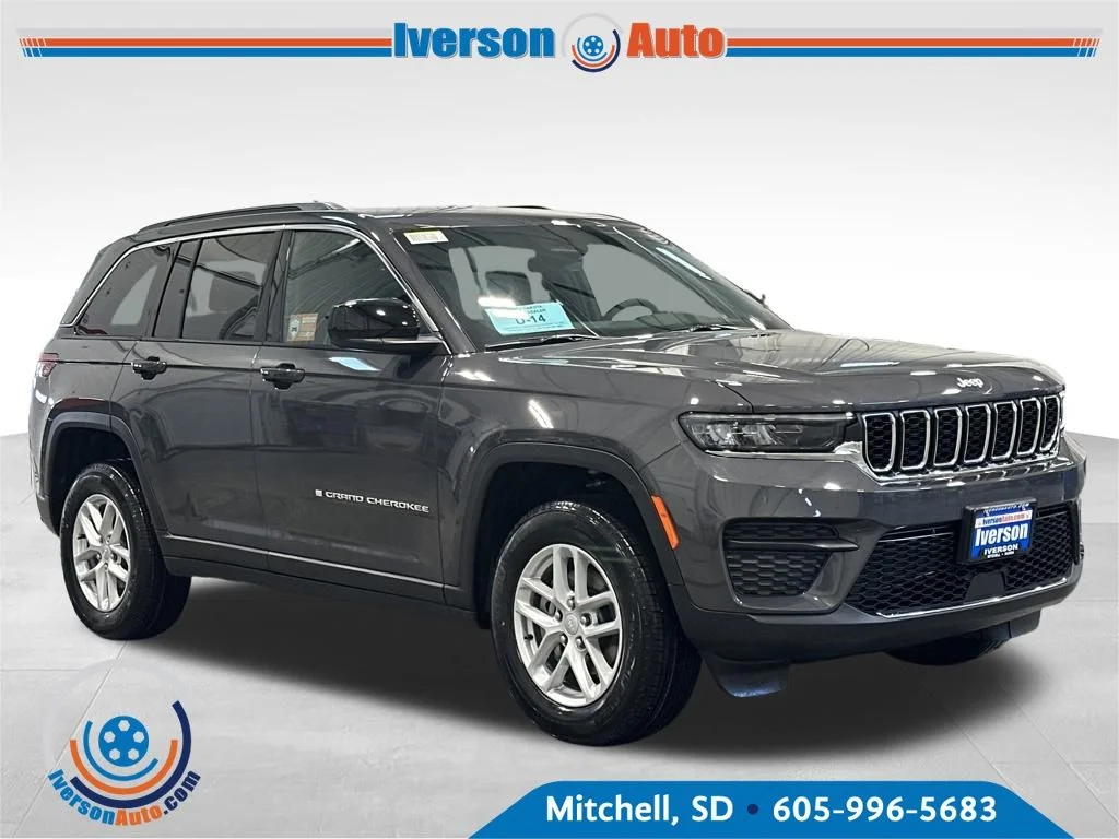 New 2026 Baltic Gray Metallic Clear-Coat Exterior Paint Jeep Laredo X image 1