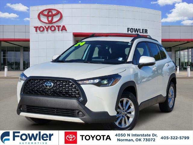 Certified Used 2024 WIND CHILL PEARL Toyota  image 1