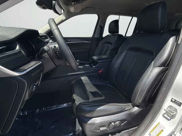Used 2023 White Jeep Limited image 12