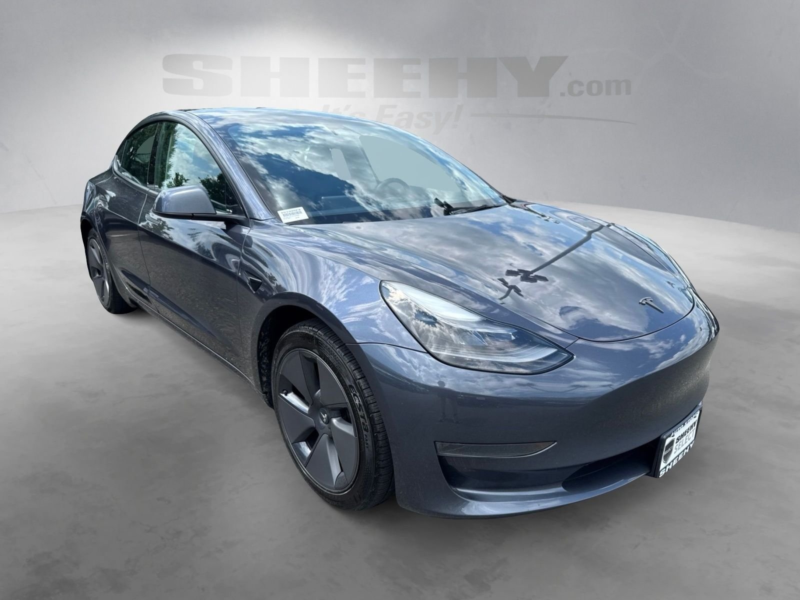 Used 2023  Tesla Base image 2