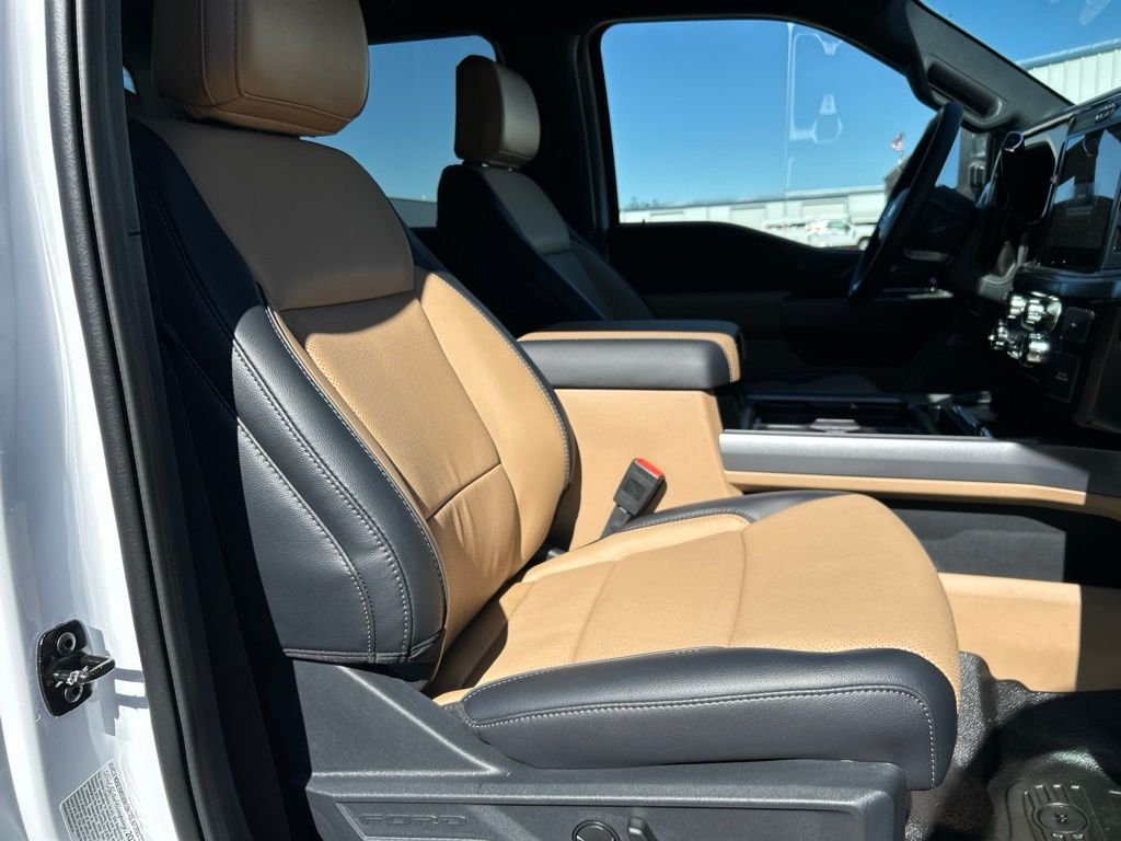 New 2026 Oxford White Ford Lariat image 46