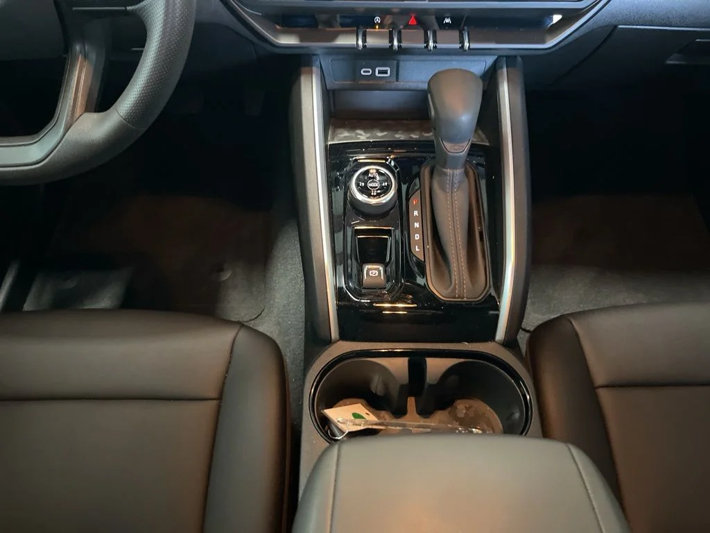 Used 2024 White Chevrolet Trail Boss image 10