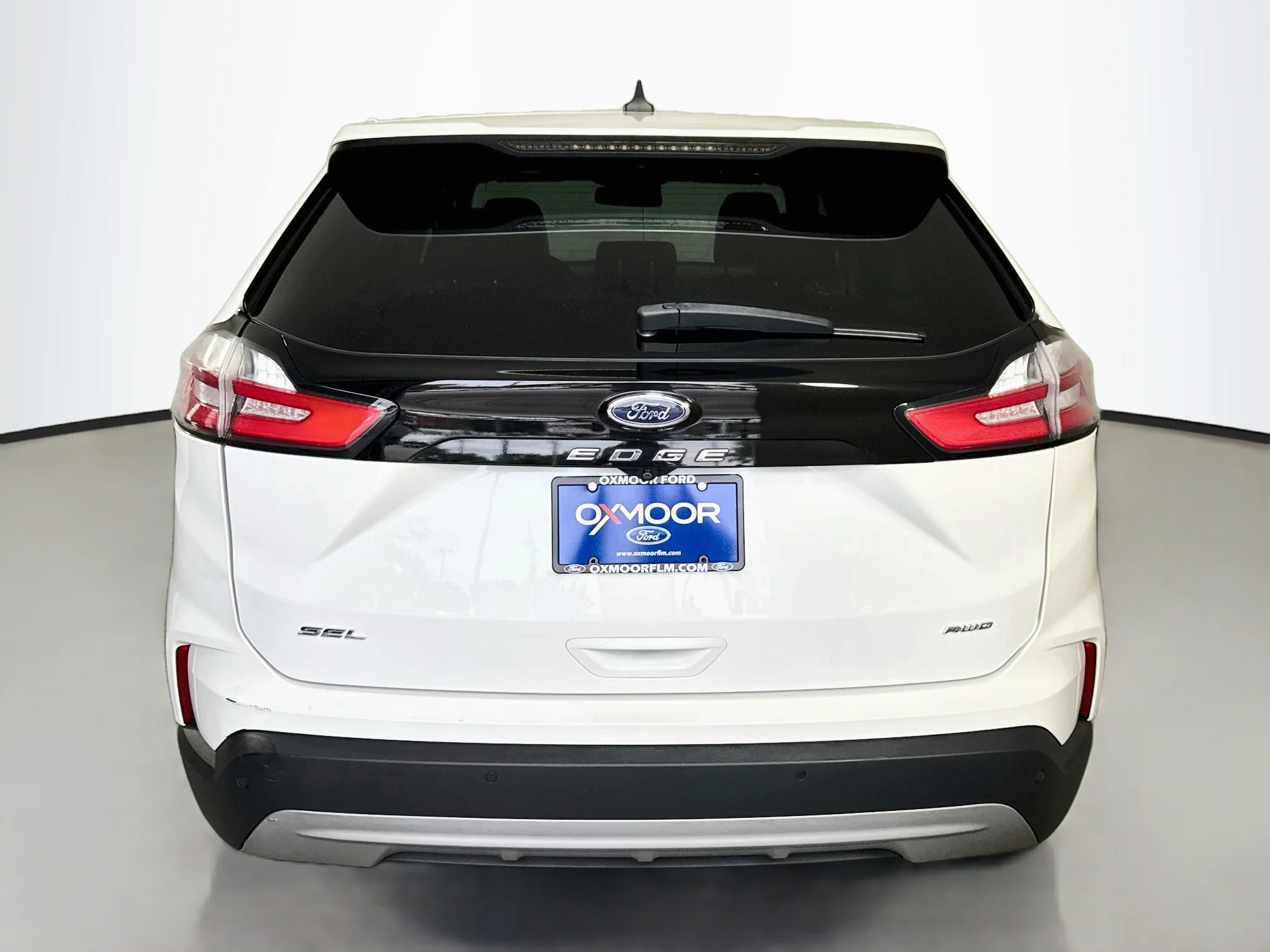 Used 2022 Star White Metallic Tri-Coat Ford SEL image 6
