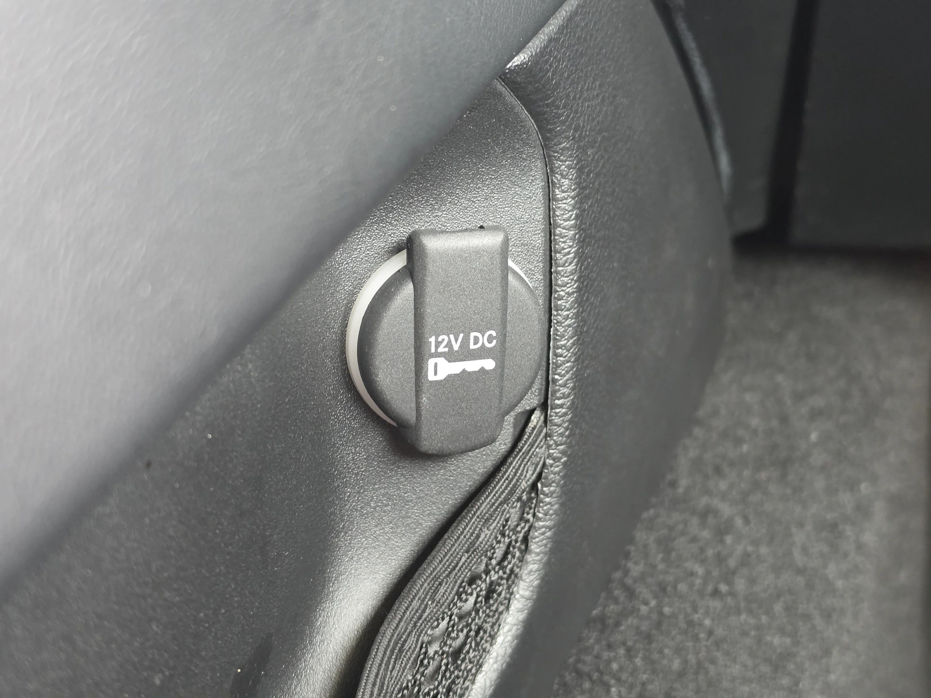 Used 2023 Granite Pearlcoat Dodge R/T image 28