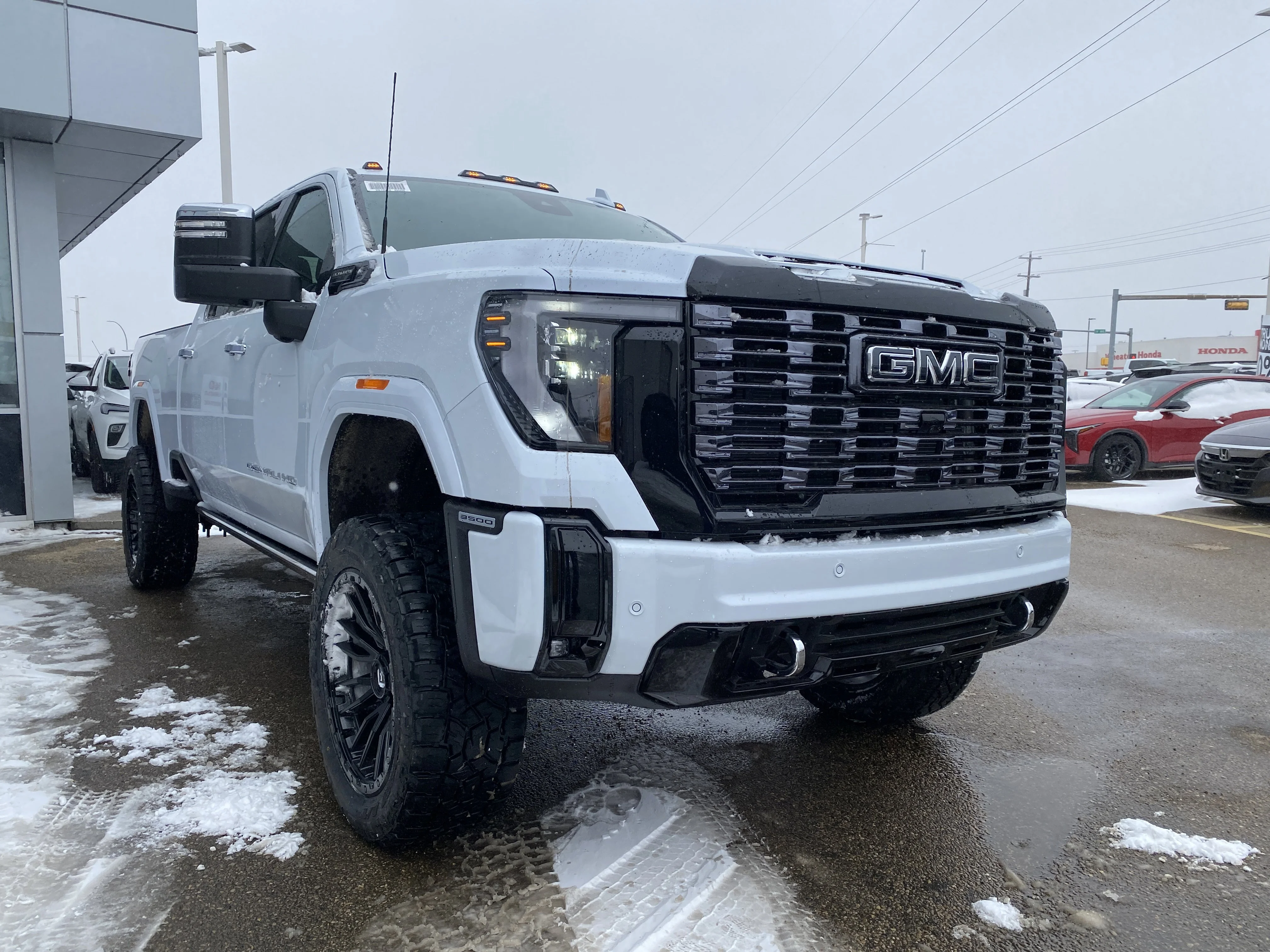 New 2026 GLACIER WHITE TRICOAT GMC Denali Ultimate image 8
