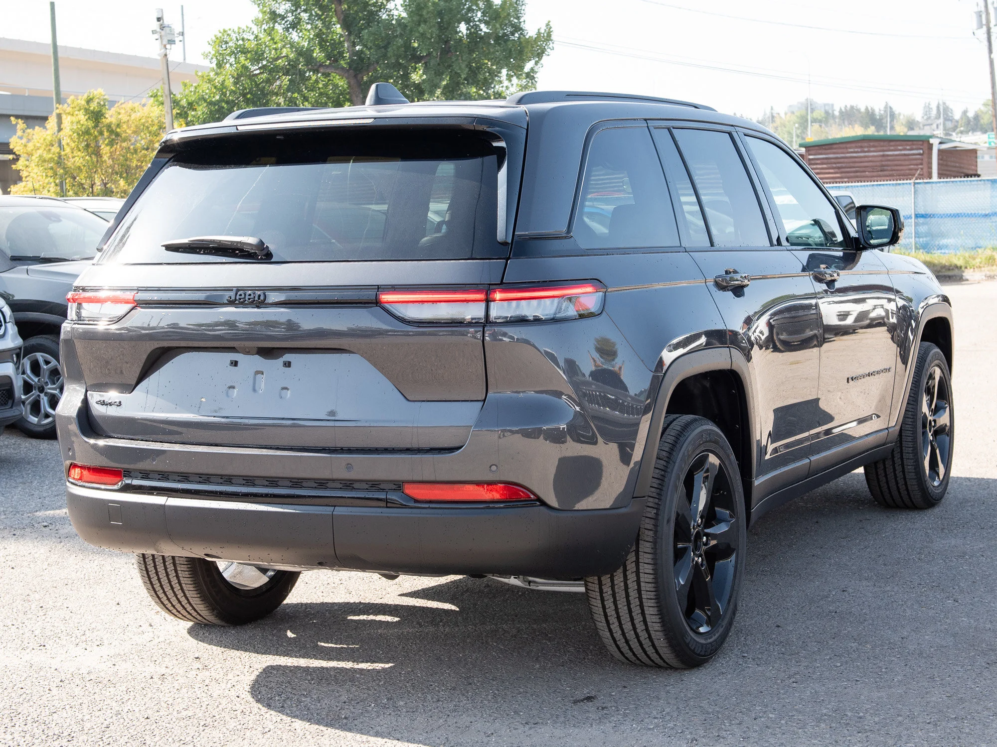 New 2025 Grey Jeep Altitude* 4x4, Sunroof, Remote Start, Heated Leather image 5