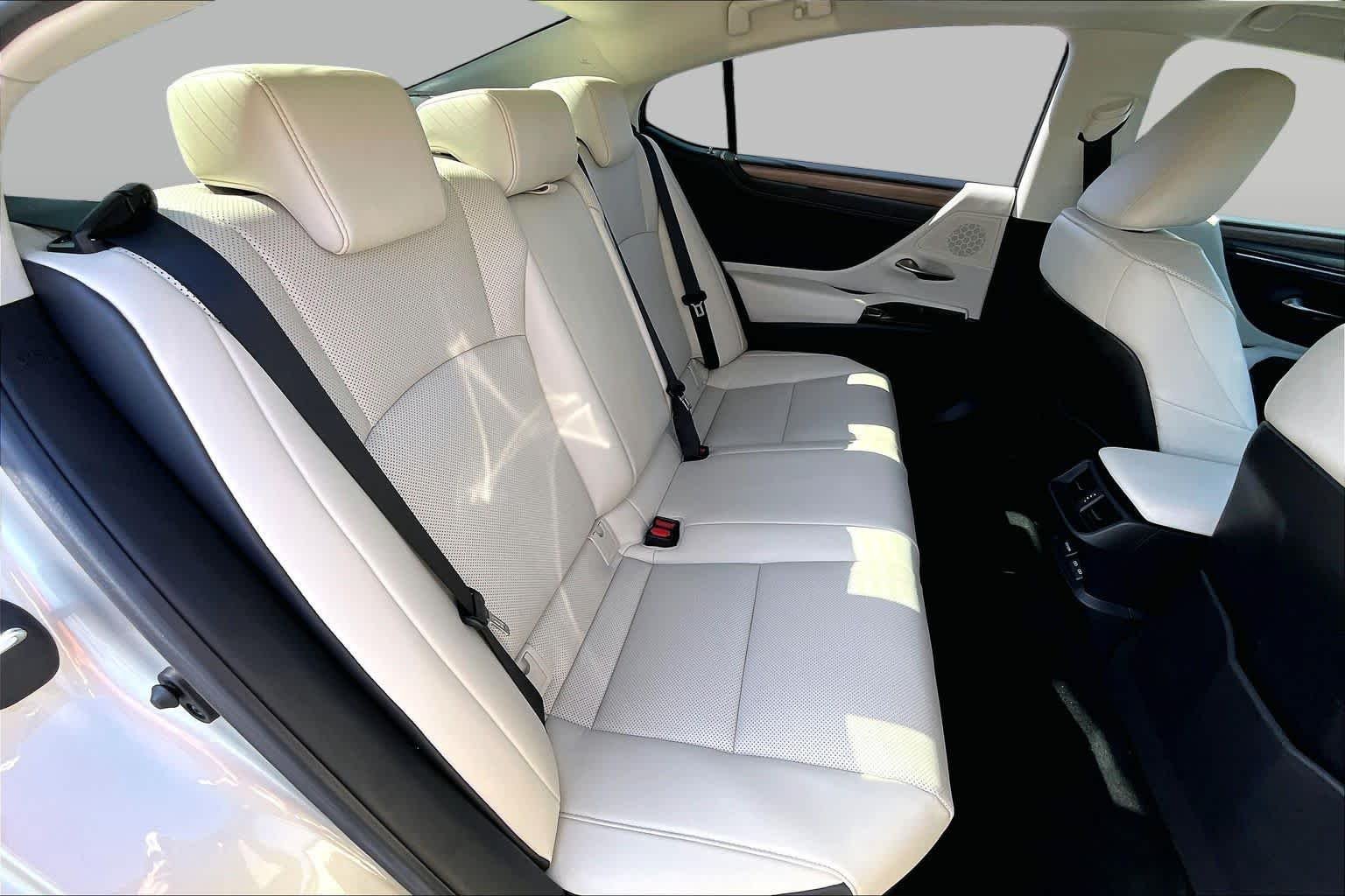Used 2023 Moonbeam Beige Metallic Lexus  image 19