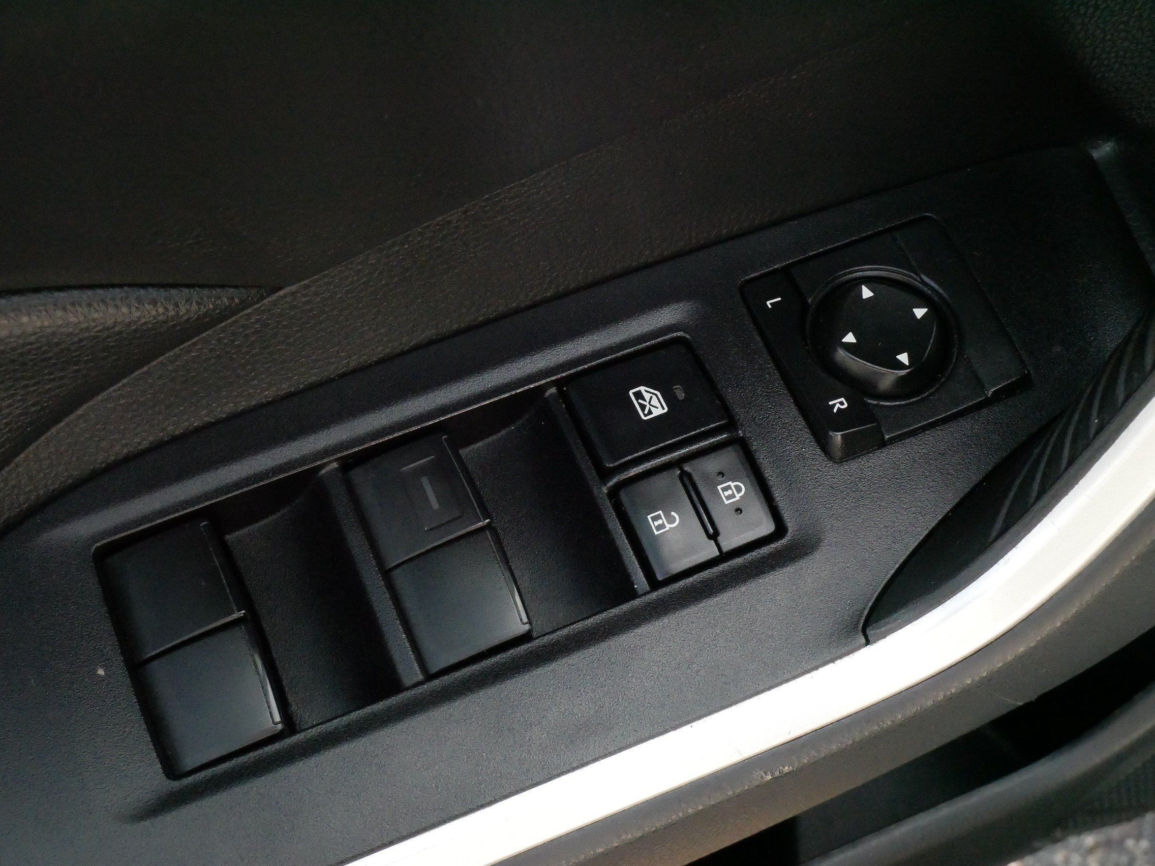 Used 2021 Super White Toyota LE image 19