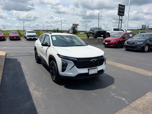 New 2026 Summit White Chevrolet LT image 4