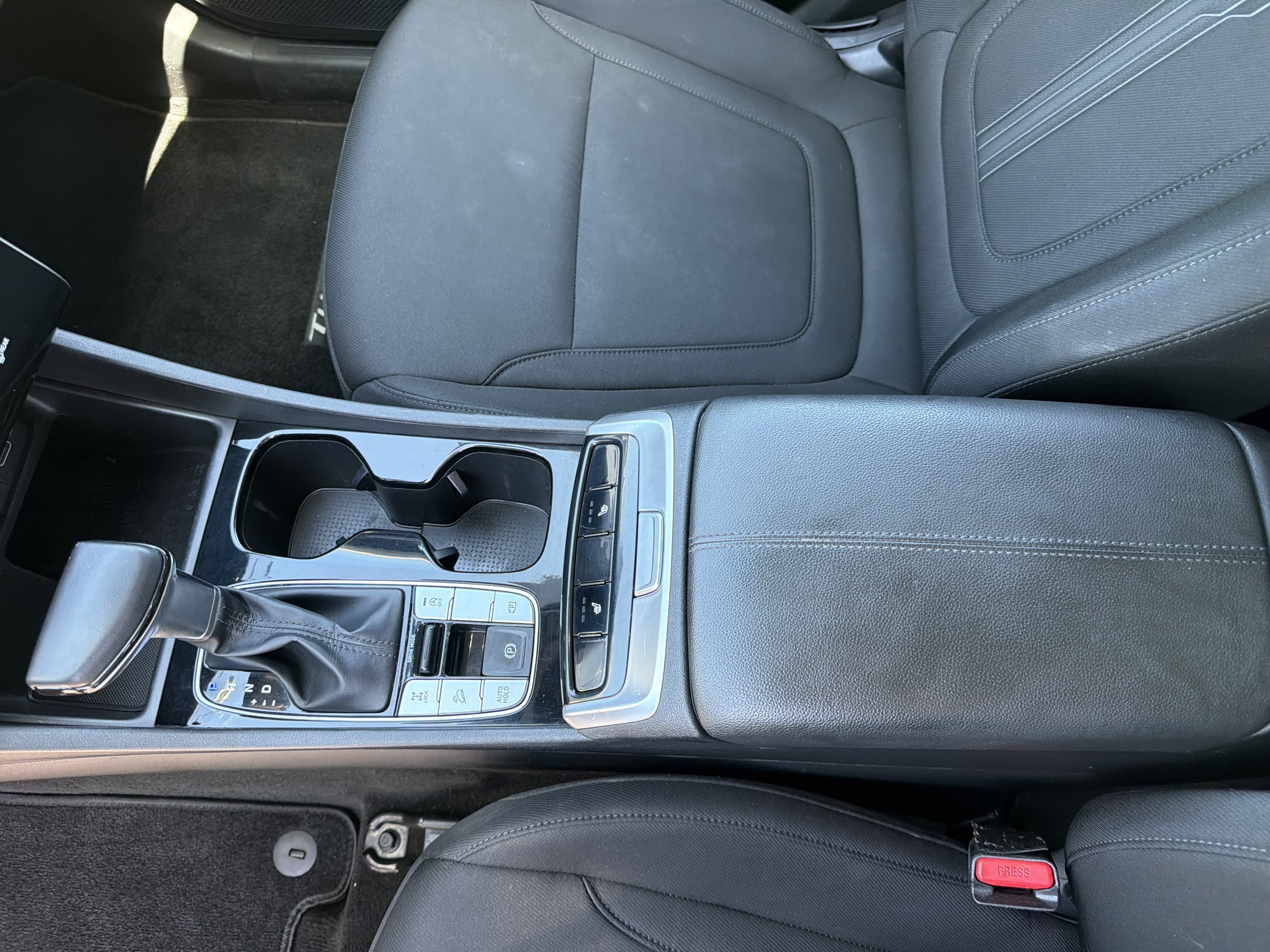 Used 2022 Quartz White Hyundai SEL image 17