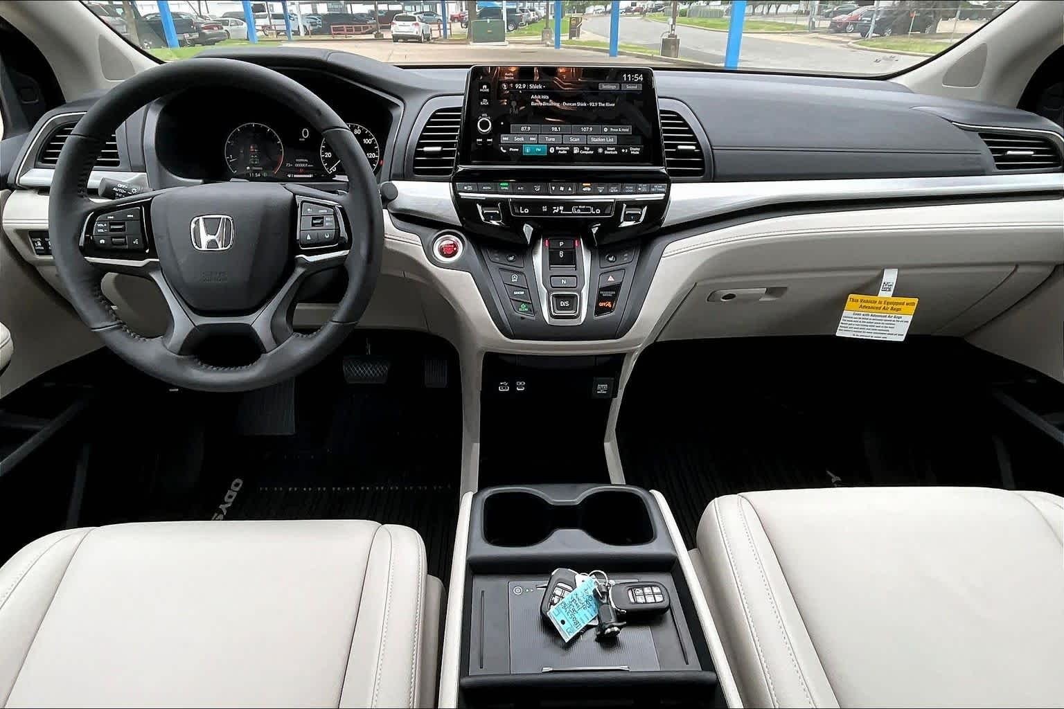 View vehicle photo 5