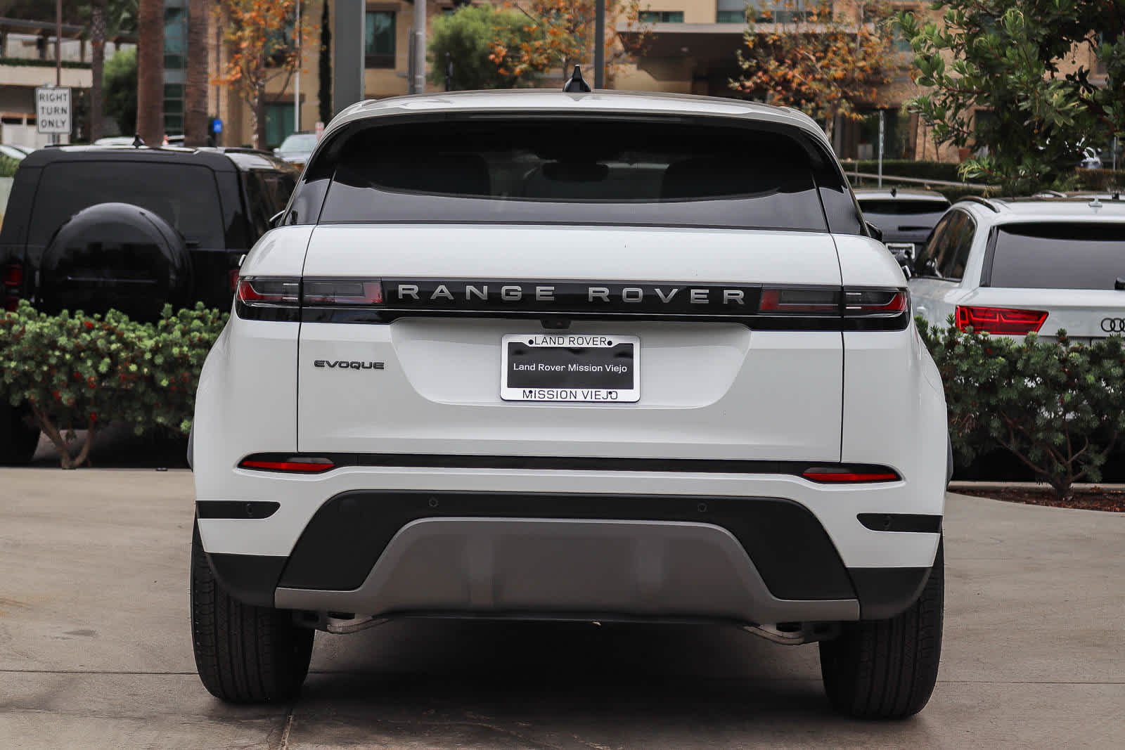 New 2026 Fuji White Land Rover Core S image 5