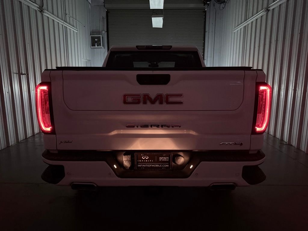 Used 2023 White GMC AT4 image 9