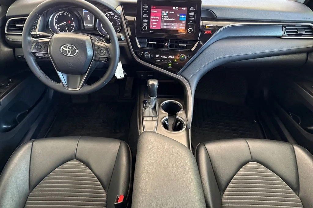 Used 2022 Silver Toyota SE Nightshade image 17
