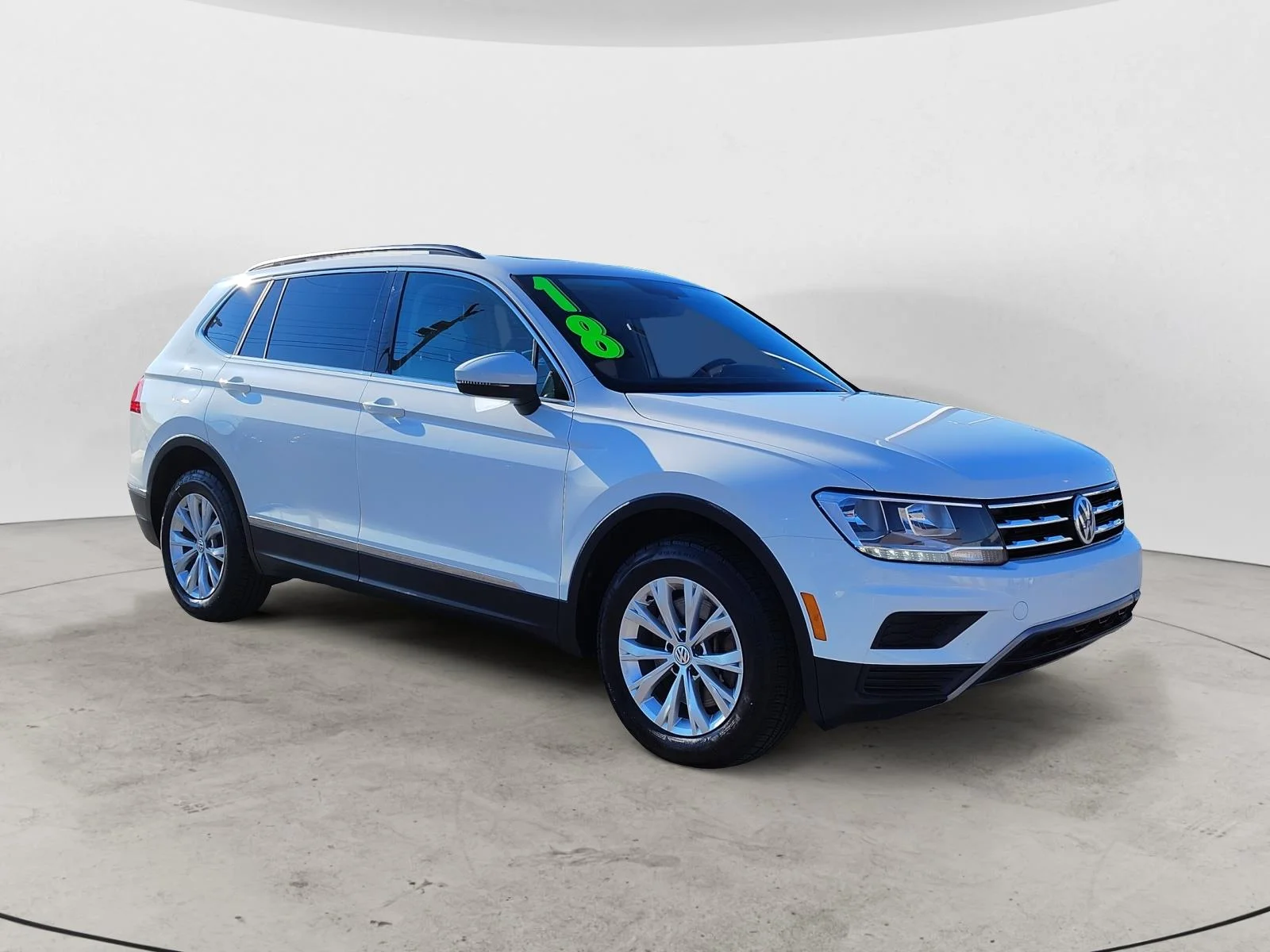 Used 2018 Pure White White Volkswagen  image 6