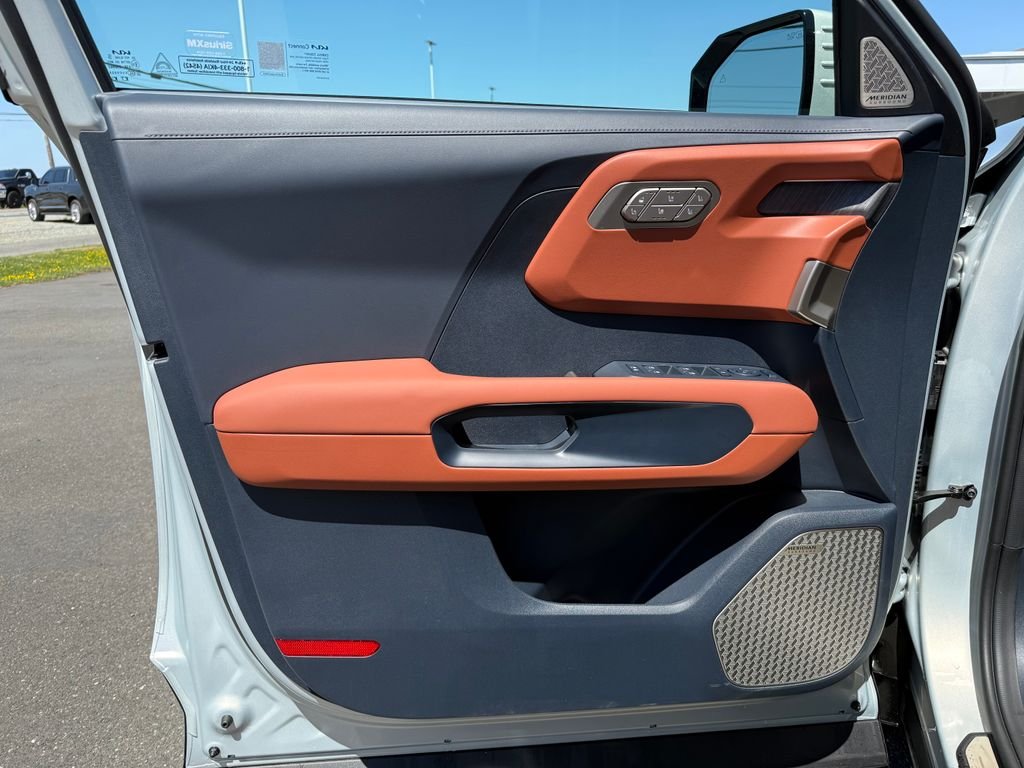 New 2027 Ivory Silver Kia SX-PRESTIGE image 18