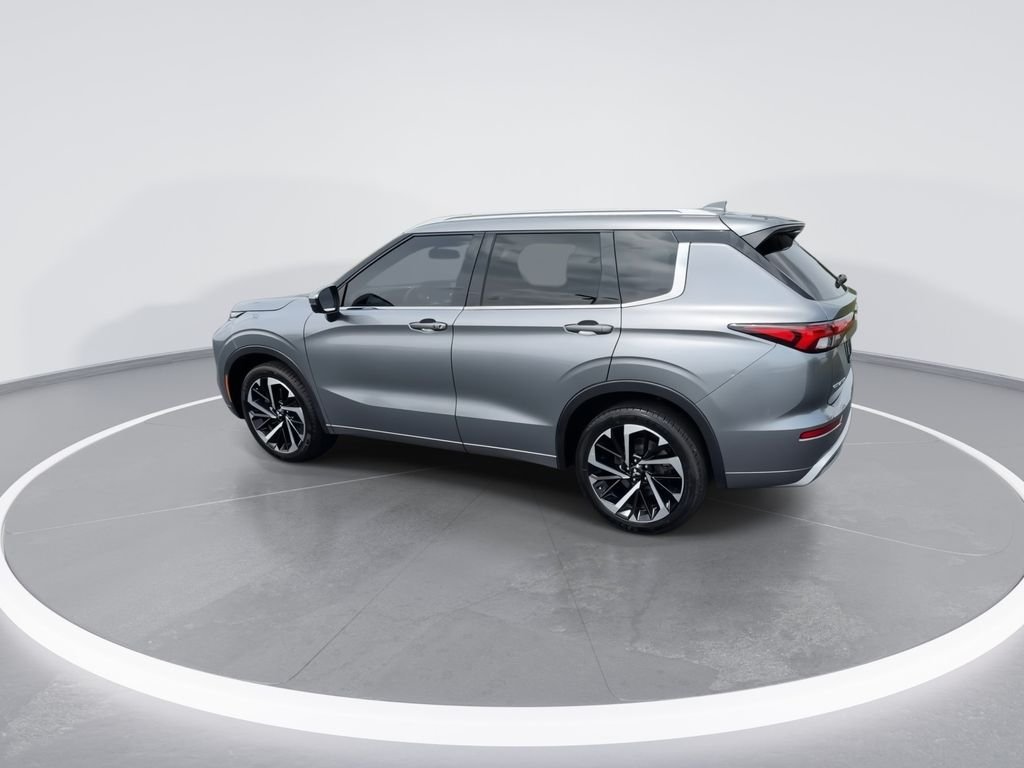Used 2022 Gray Mitsubishi SEL image 6