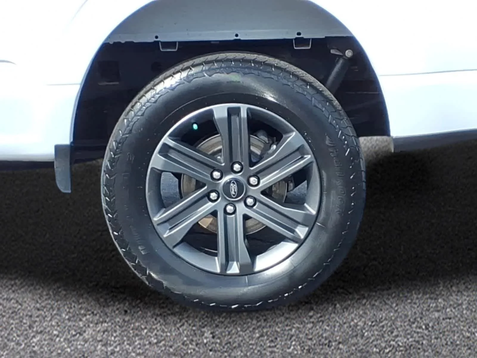 Used 2023 Oxford White Ford XLT image 3