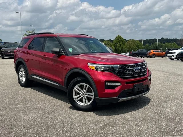 Used 2020 Red Ford XLT image 2